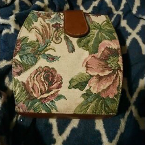 Tapestry Handbag - Picture 2 of 3